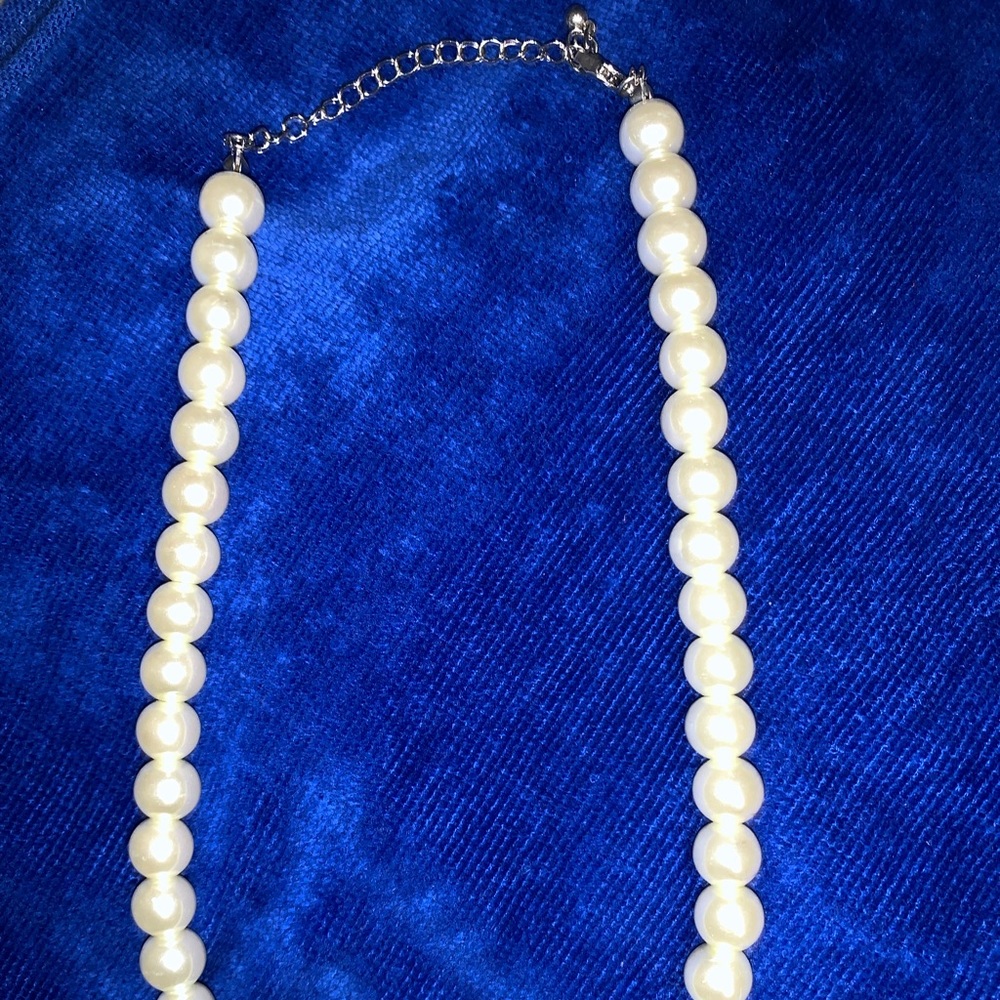 Women Pearl Necklace